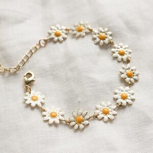 White Daisy Enamel Chain Bracelet